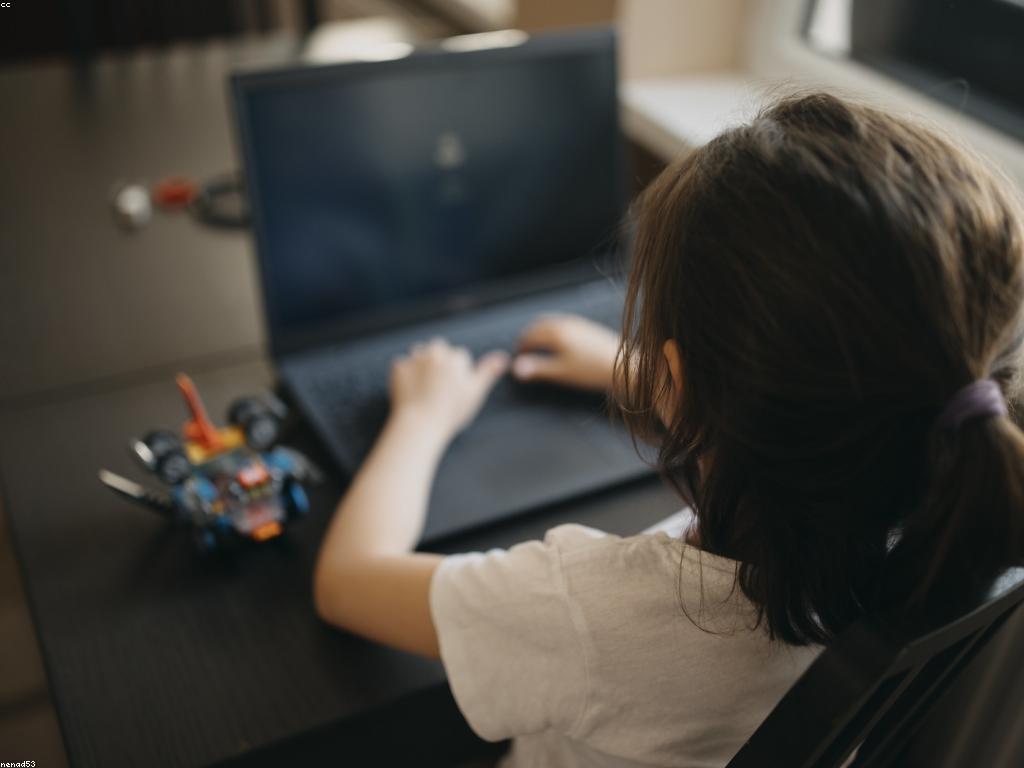 រឿងរ៉ាវជោគជ័យនៃអ្នកសហគ្រិនច្នៃប្រឌិត